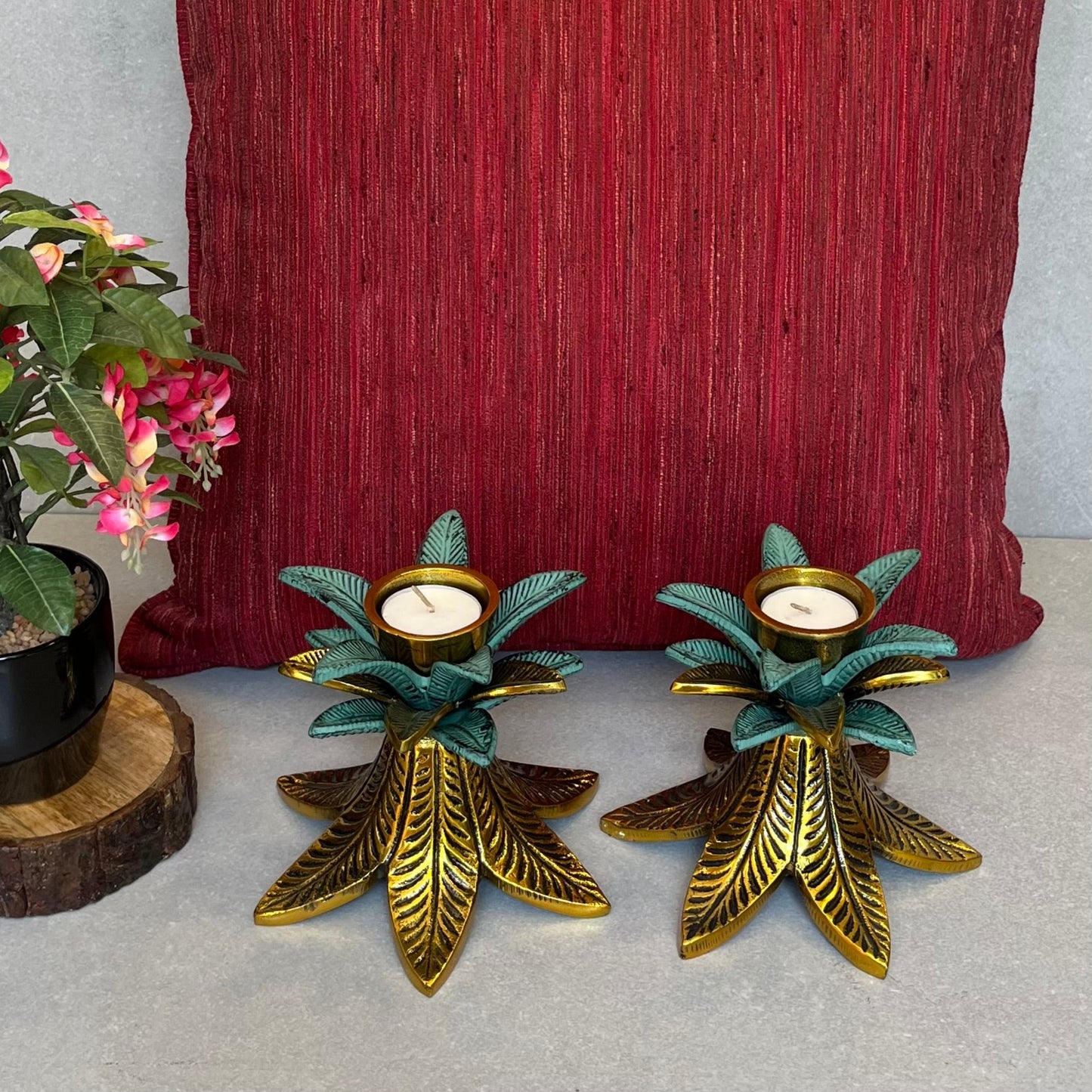 Vintage Leaf Tea-light Candle Stand
