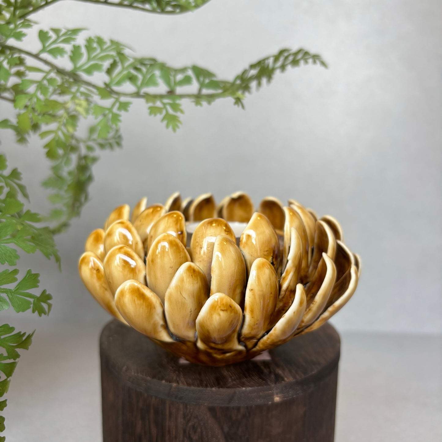 Chrysanthemum Ceramic T-Light Holder
