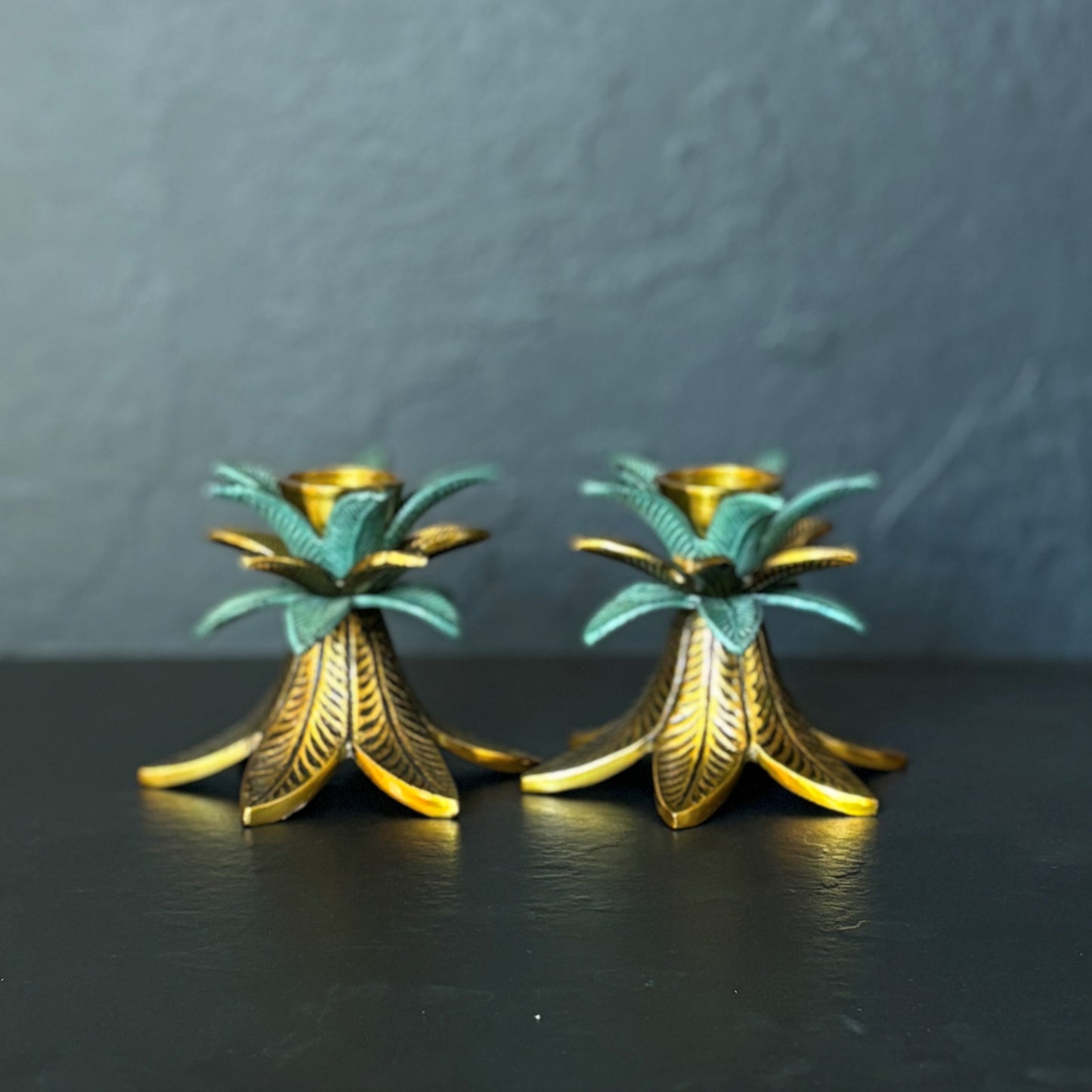 Vintage Leaf Tea-light Candle Stand