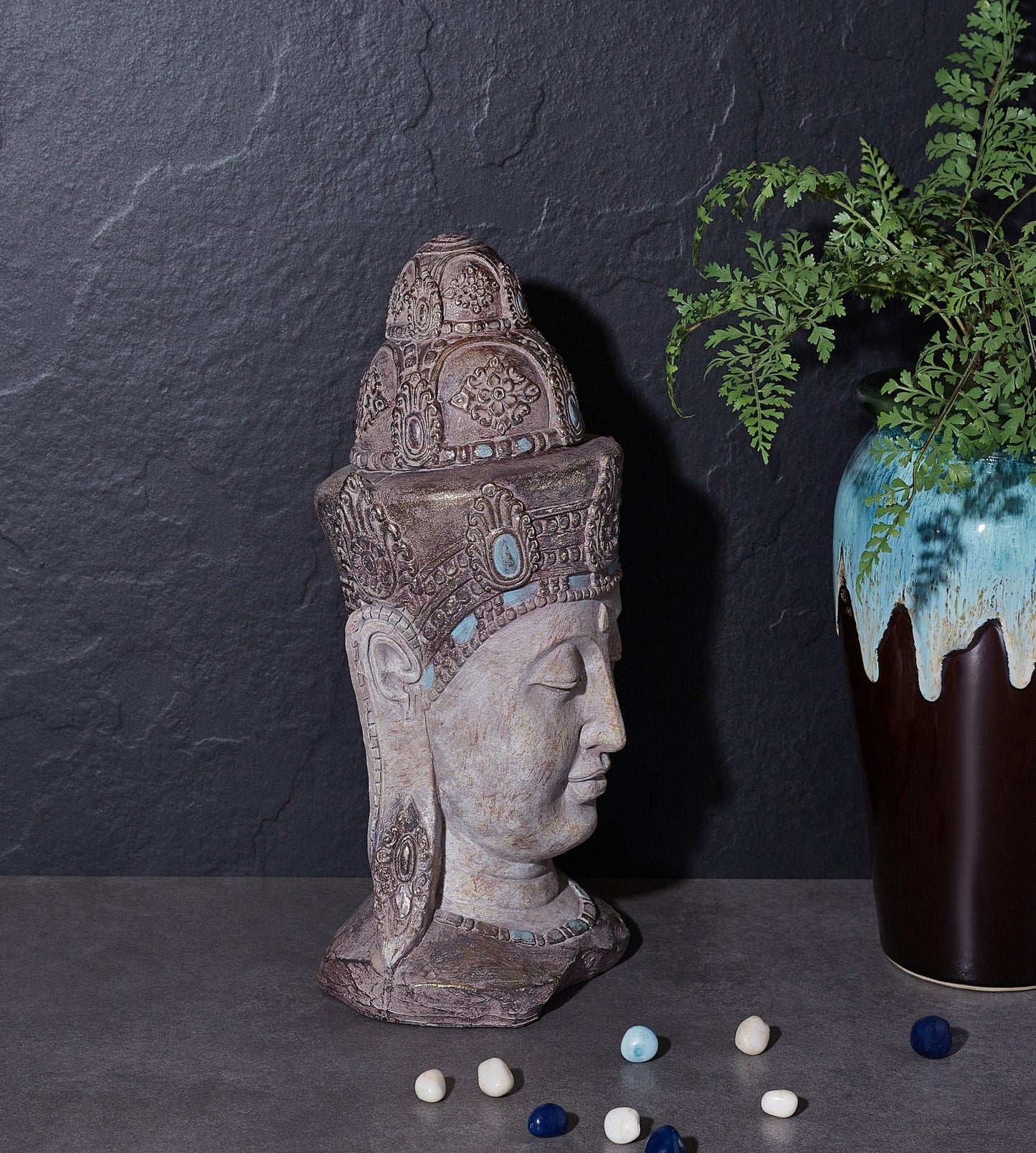 Taara Head Sculpture