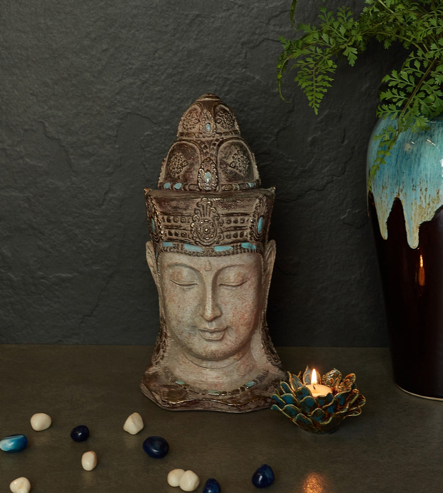 Taara Head Sculpture