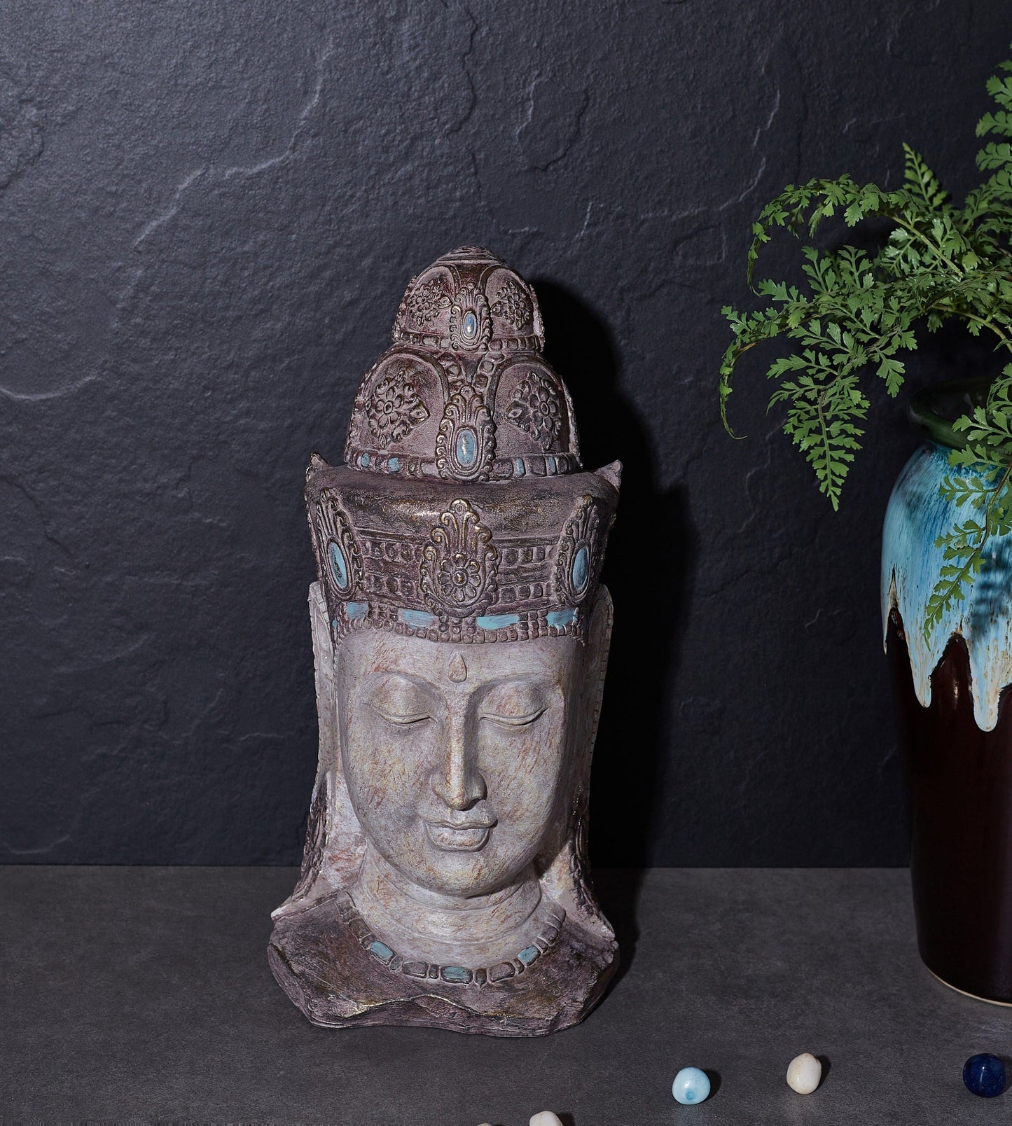 Taara Head Sculpture