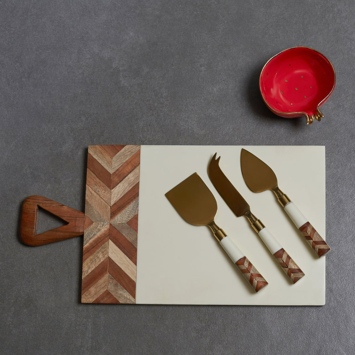 Chevron Cheese Board – close-up detail view | INARA