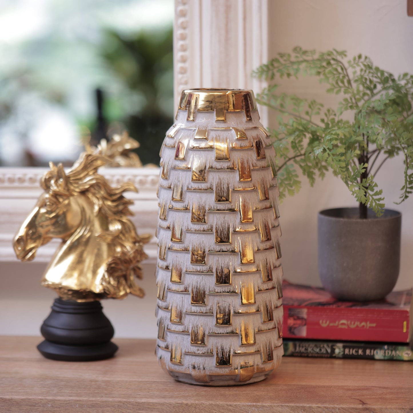 Off White/Gold Ceramic Decorative Vase And Showpiece