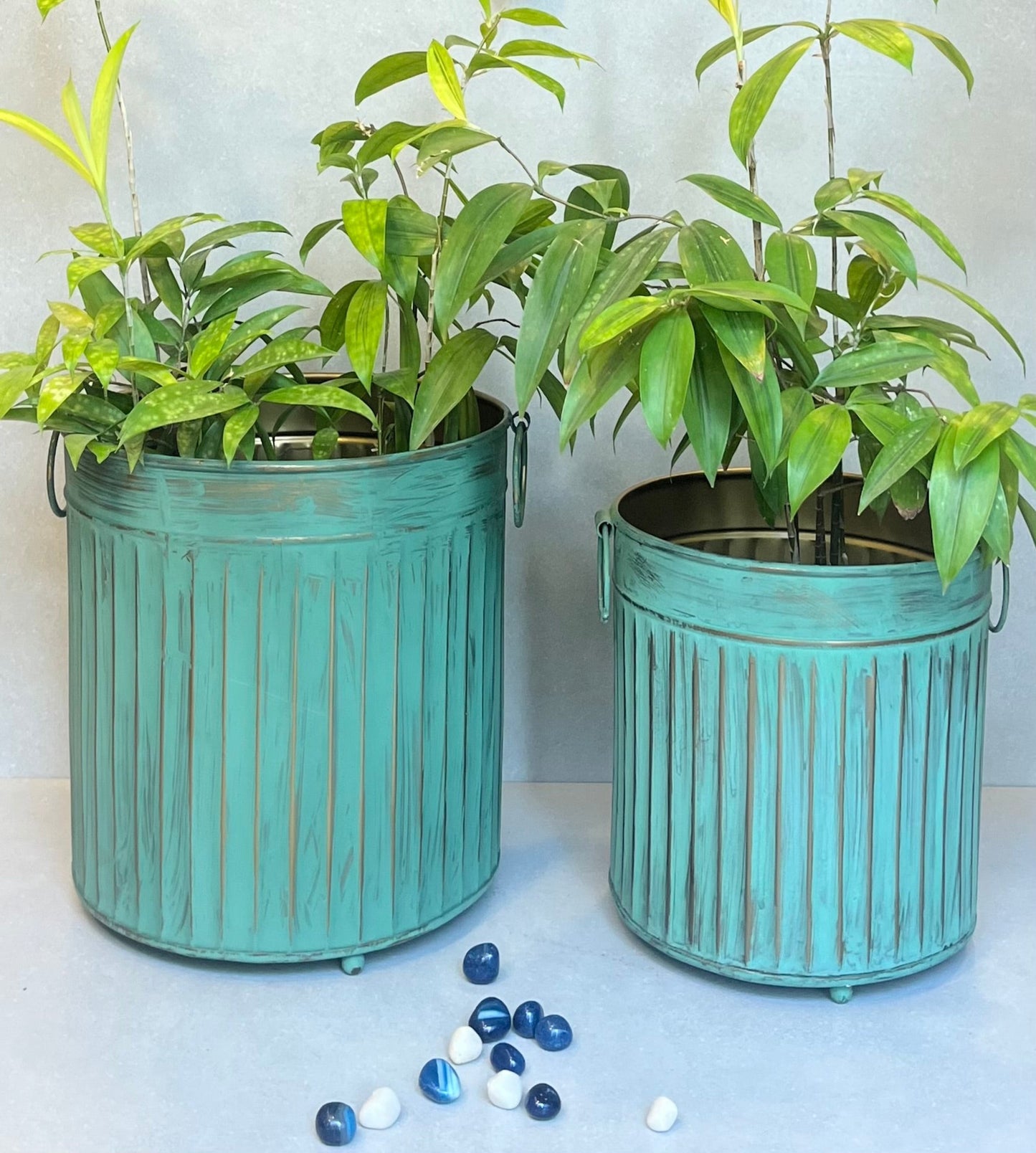 INARA HOME DECOR, round planters, metal planters, metal planters with stand, metal wall planters, metal planters online, large metal planters, metal planters uk, rectangular planters, patten planters, black planters, desktop planters, modern planters, small planters, mora taara, nestasia, decor cart, fabindia, address home, good earth, patina planter, rustic planter, planters in sizes