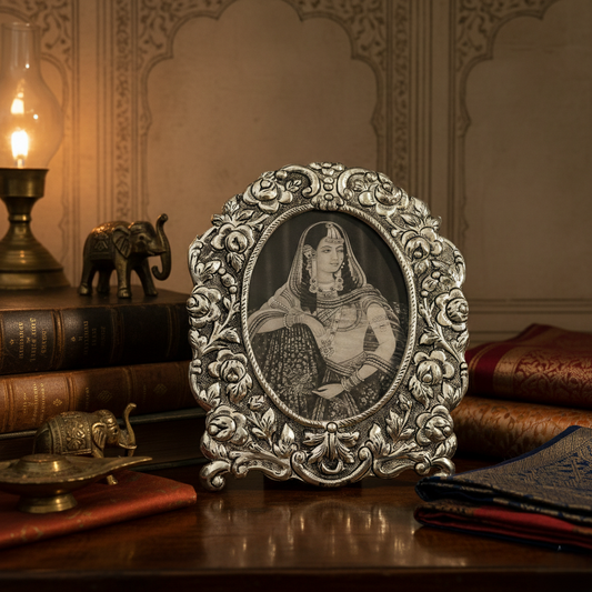 Handcrafted antique silver Florence heirloom photo frame with vintage detailing