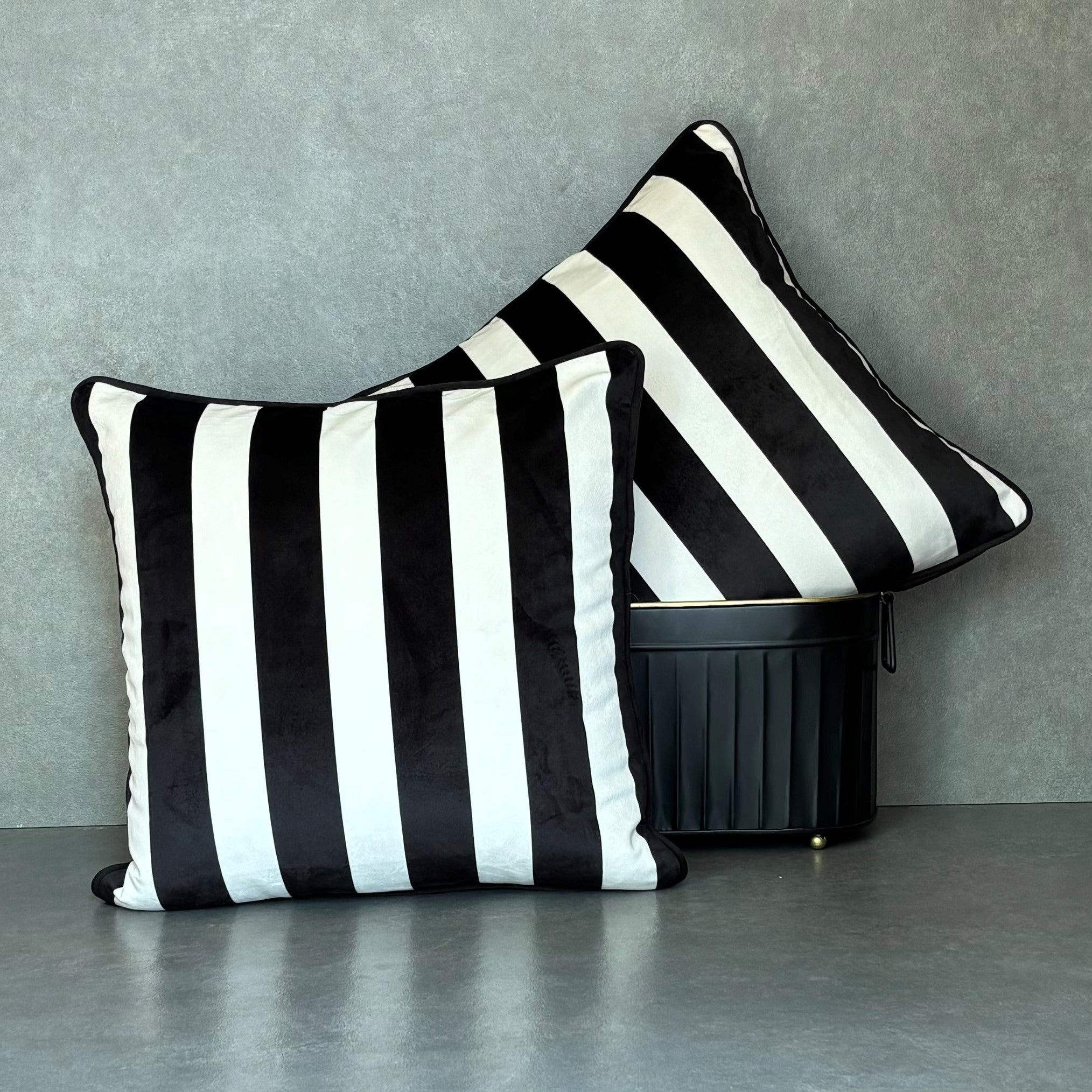 Black and white pillow covers shops