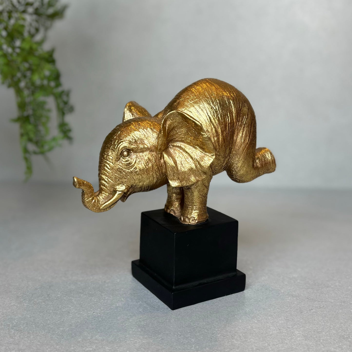 Cute Gold Elephant Figurines - Set of 2