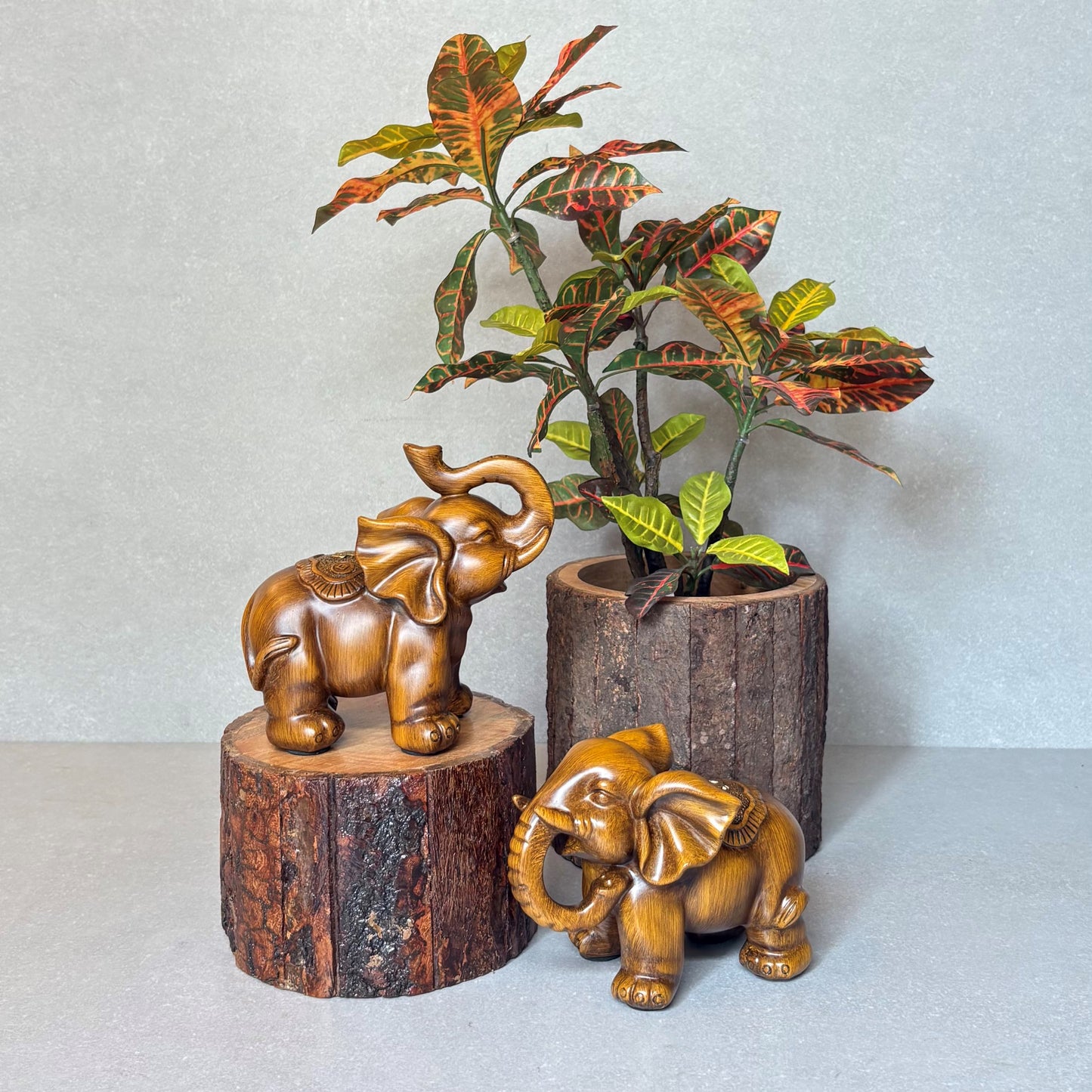 Cute Elephant Pair Sculpture