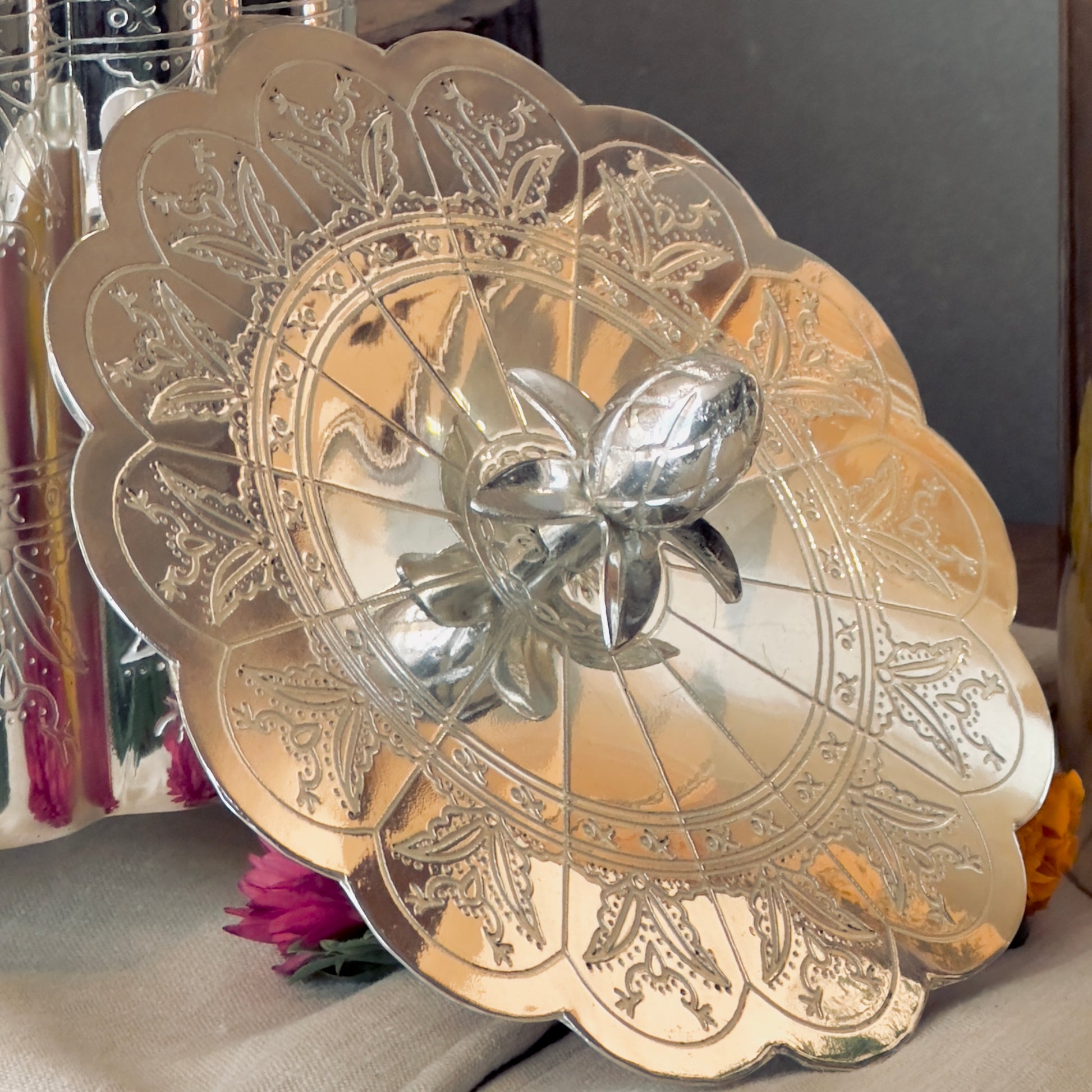 Premium antique silver finish box lid featuring ornate embossed design and elegant top handle, perfect for festive gifting and decorative home décor.