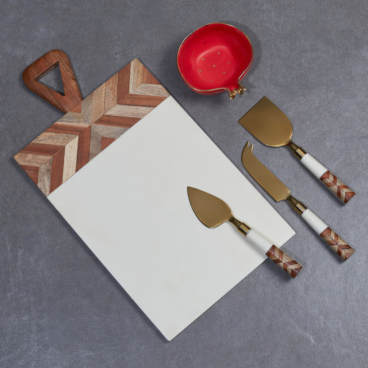 Chevron Cheese Board – The herringbone chevron-patterned mixed resin chopping board should be the gem of the season | INARA
