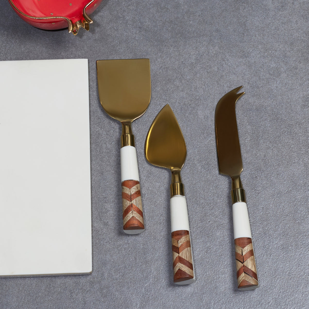 Chevron Cheese/Knife set – Premium 3-piece set: Every type of cheese requires a different knife and our Chevron Cheese/Knife set has all | INARA